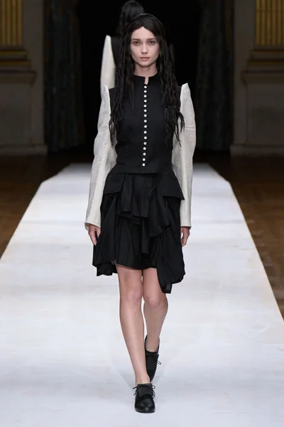 Look 2